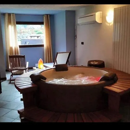 Il Maiolandro 住宿加早餐酒店 Noasca